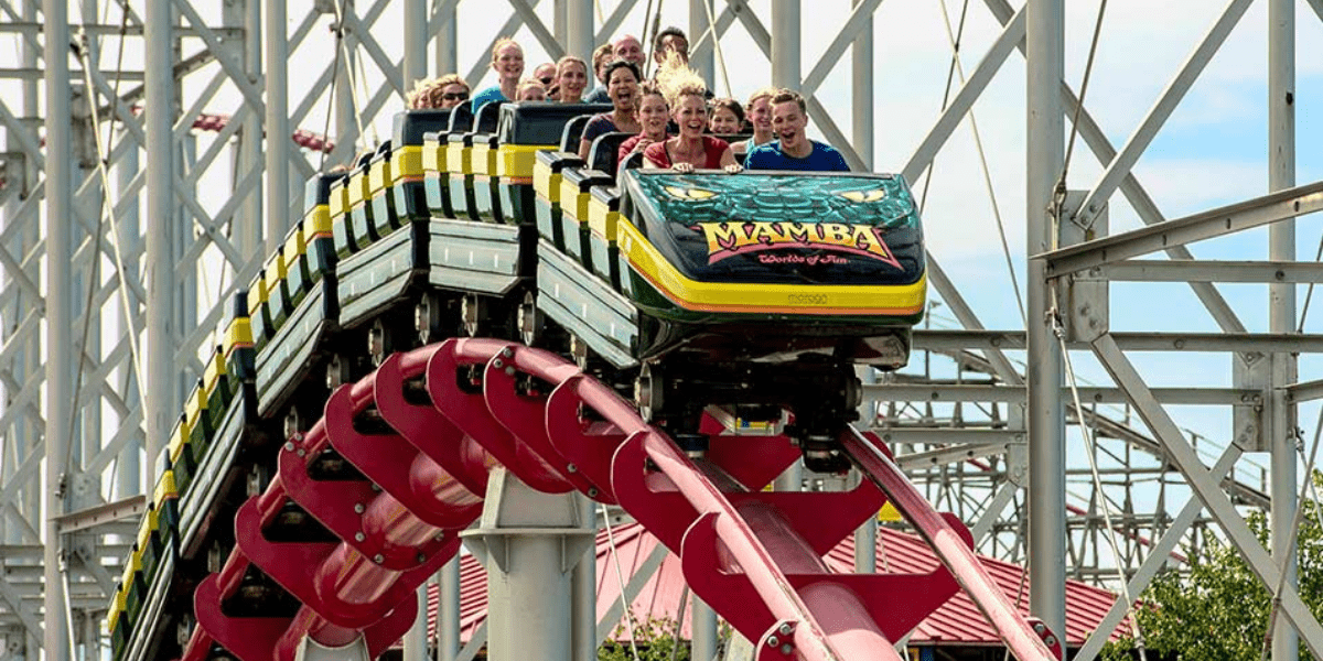 mamba roller coaster at worlds of fun theme park