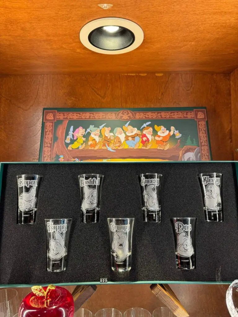 Seven Dwarfs Collectors Set of Glasses