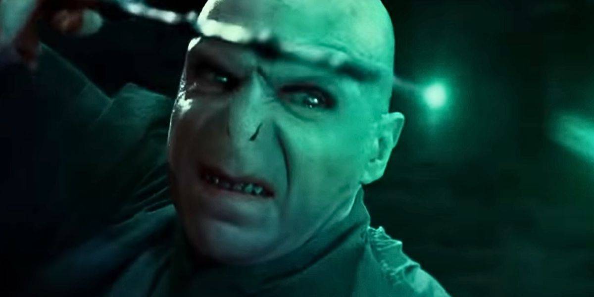 Voldemort trying to use the Elder Wand in 'Deathly Hallows Part 2'