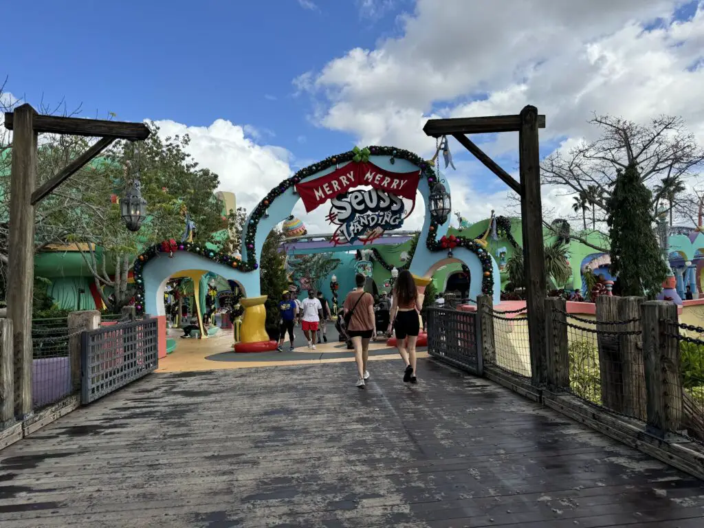 Christmas Decorations Arrive at Universal Orlando's Islands of Adventure 1