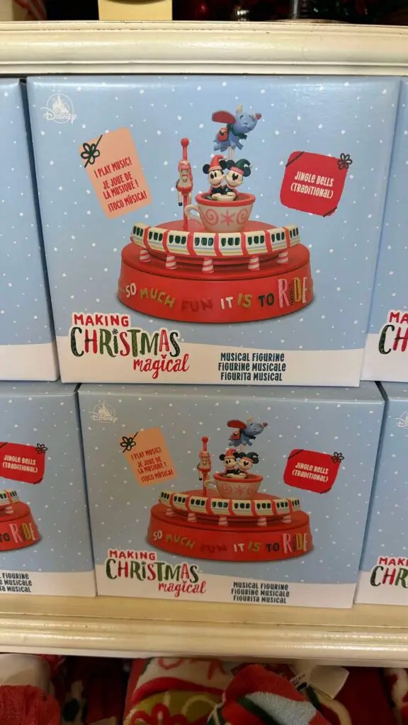 Mickey and Minnie Mouse Holiday Musical Figure