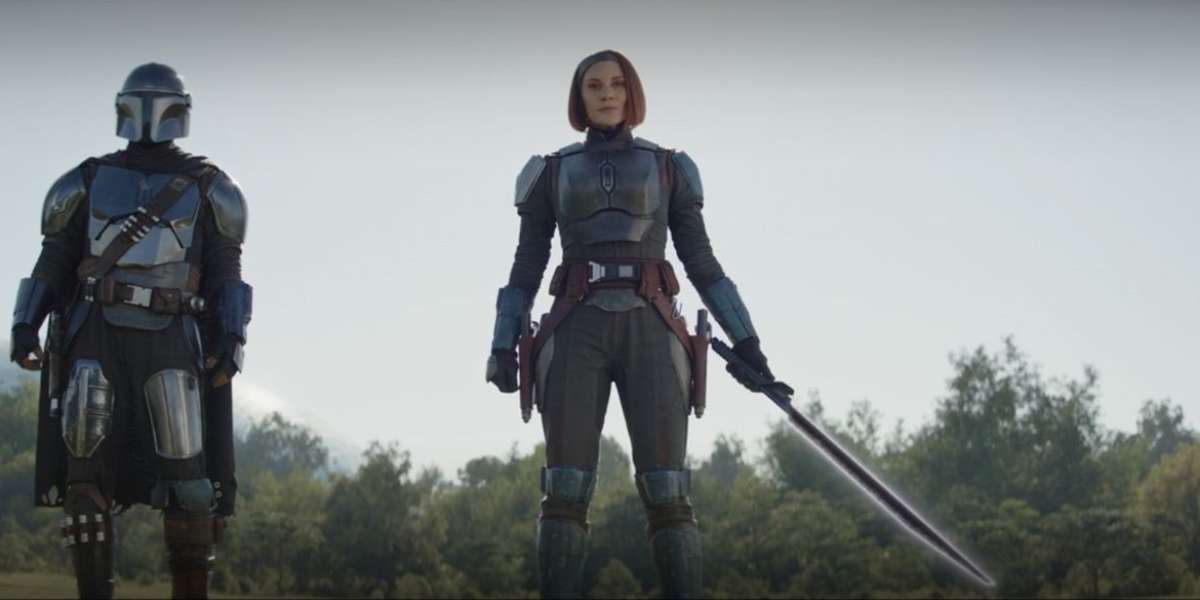 Bo-Katan wielding the Darksaber in 'The Mandalorian' Season 3