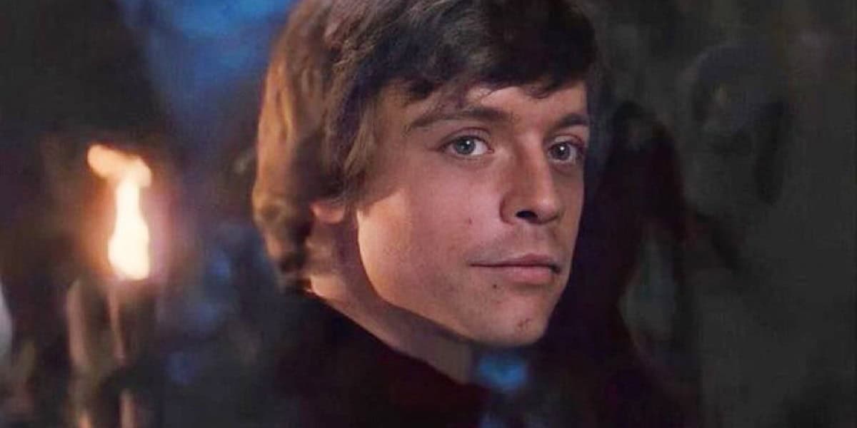 Luke Skywalker (Mark Hamill) looking at the Force Ghosts at the end of 'Return of the Jedi'