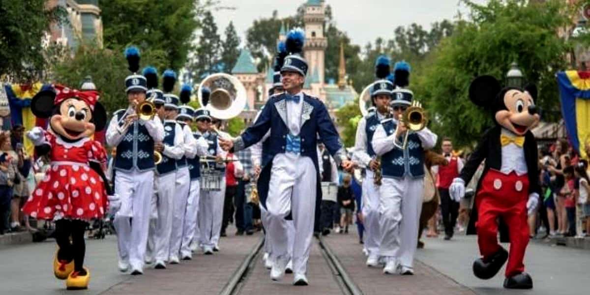 Disneyland Band with characters