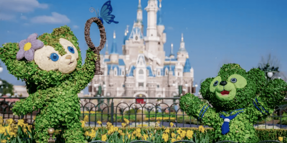 Duffy and Friends topiaries at Shanghai Disneyland