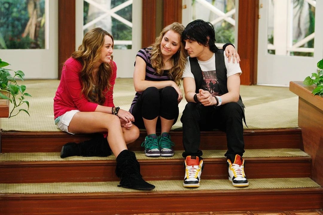 Miley Cyrus, Emily Osment, and Mitchell Musso in Hannah Montana