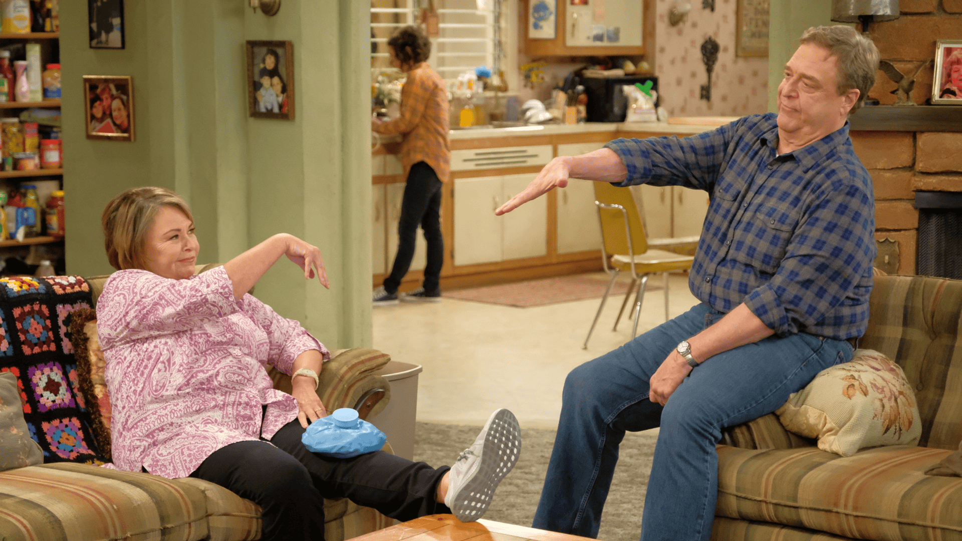 Roseanne Barr and John Goodman in Roseanne