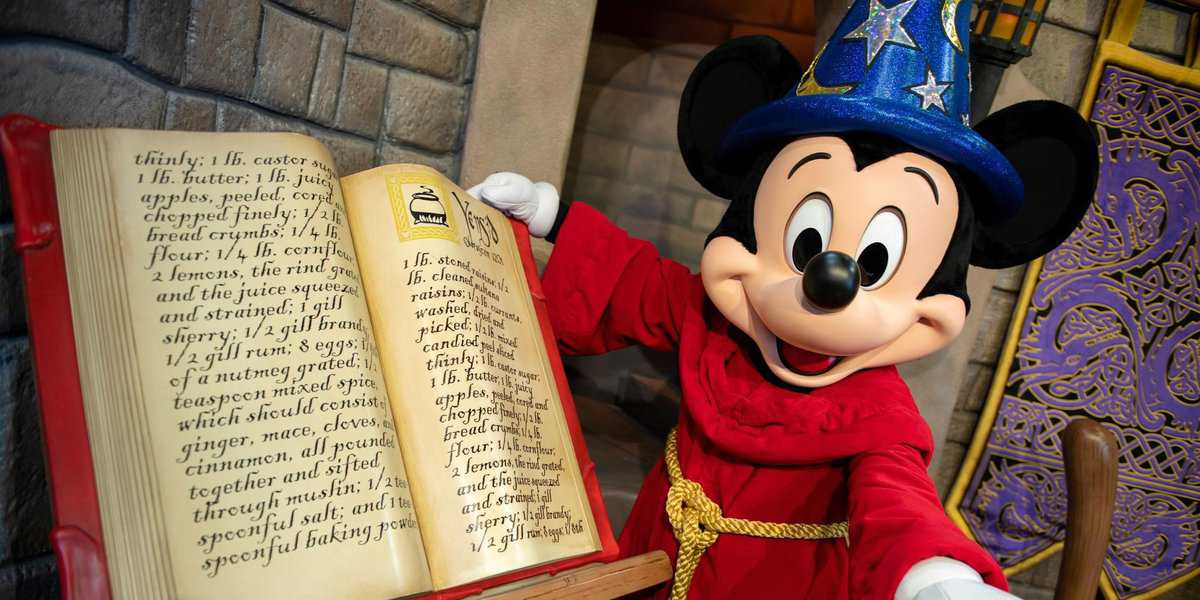 Mickey Mouse at Red Carpet Dreams at Disney's Hollywood Studios